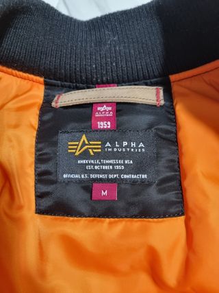 Bomber Alpha Industries MA-1 Slim Fit Negra.