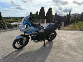 Moto Zontes 703 F Gris y Azul