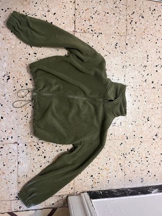 Sudadera verde militar cropped
