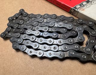 Montesa T15, cadena IRIS original.