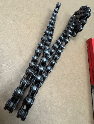 Montesa T15, cadena IRIS original.