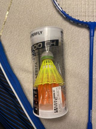 Raqueta de bádminton Perfly con funda y volantes