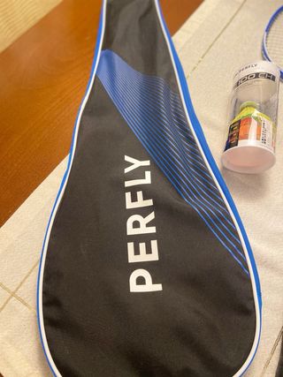 Raqueta de bádminton Perfly con funda y volantes