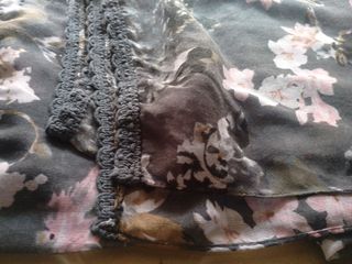 Foulard estampado floral gris y rosa