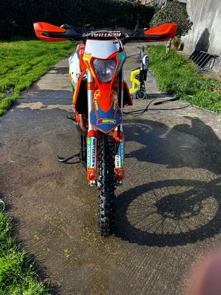 KTM 250 4T 2023 six days perfecto estado 162 horas