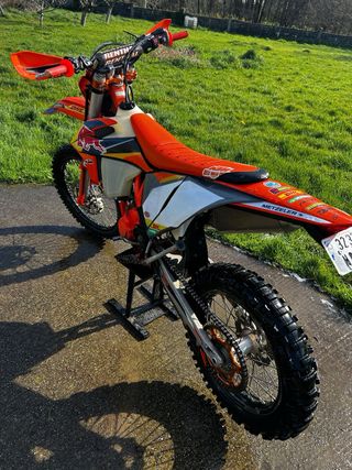 KTM 250 4T 2023 six days perfecto estado 162 horas