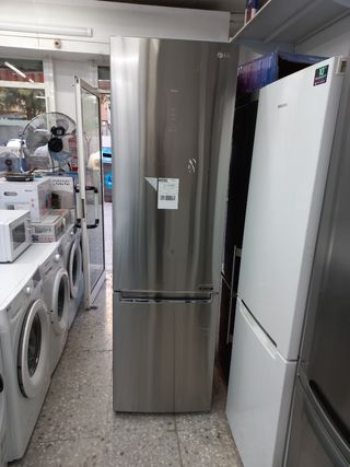 Nevera nueva con tara 2.m LG 1 años garantía 