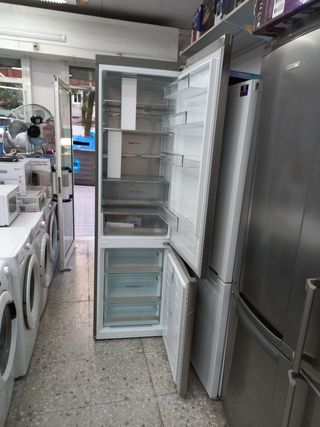 Nevera nueva con tara 2.m LG 1 años garantía 