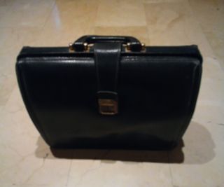 Maletín cuero vintage negro dorado