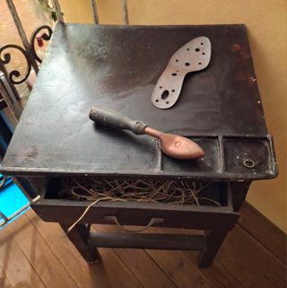 Banchetto antico in legno