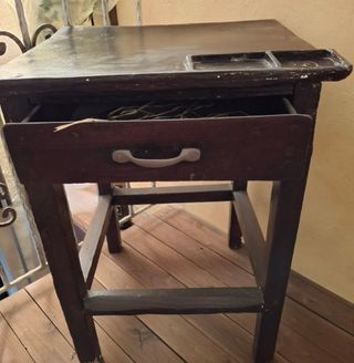 Banchetto antico in legno