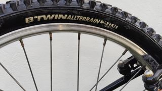 Bicicleta Btwin 20 Negro y Amarillo