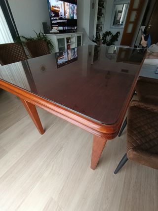 Mesa de comedor de madera (con Cristal)