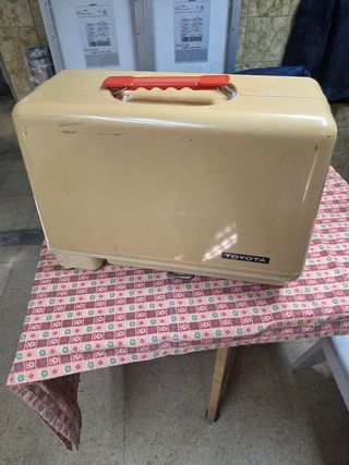 Máquina de coser Toyota Beige/Blanca