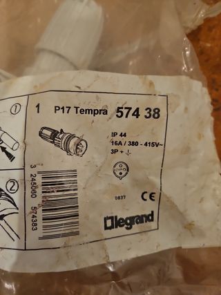 CONECTOR DE POTENCIA INDUSTRIAL.