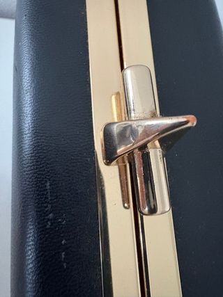 Bolso de mano Zara Trafaluc negro y dorado