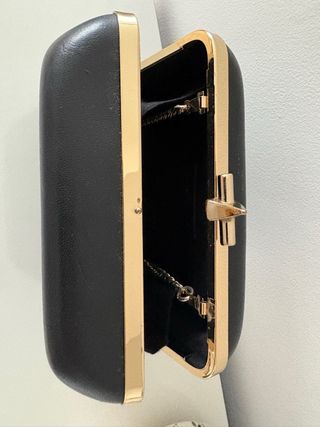 Bolso de mano Zara Trafaluc negro y dorado