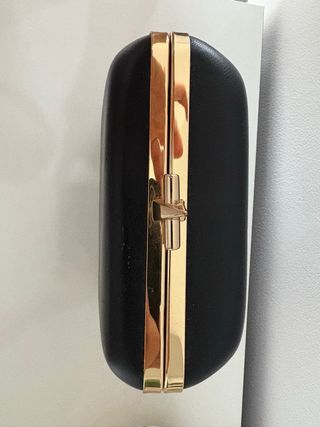 Bolso de mano Zara Trafaluc negro y dorado