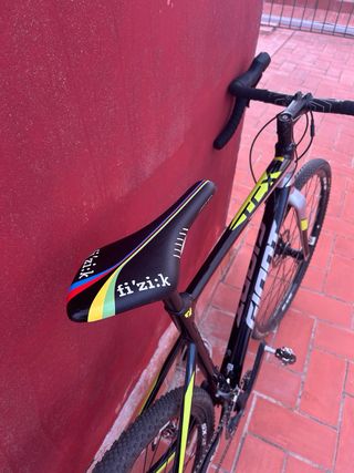 Bicicleta Gravel Giant TCX