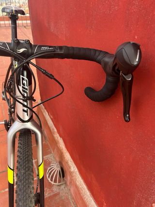 Bicicleta Gravel Giant TCX
