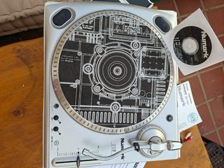 Tocadiscos Numark TTUSB con interfaz de audio USB