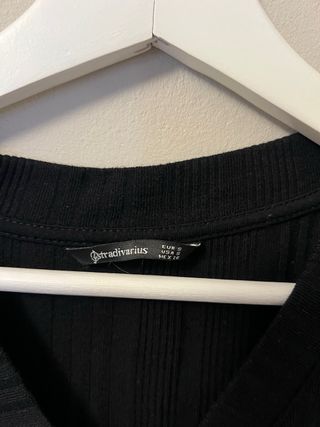 Camiseta tirantes Stradivarius botones madera