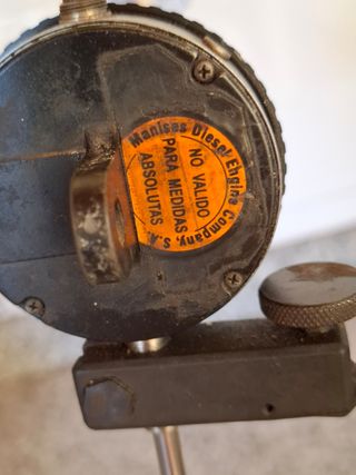Reloj comparador con soporte magnético