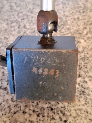 Reloj comparador con soporte magnético