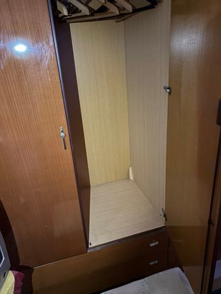 Armario antiguo de madera maciza – 4 puertas