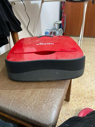Robot aspirador Vileda rojo