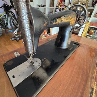 Maquina de coser Singer antigua