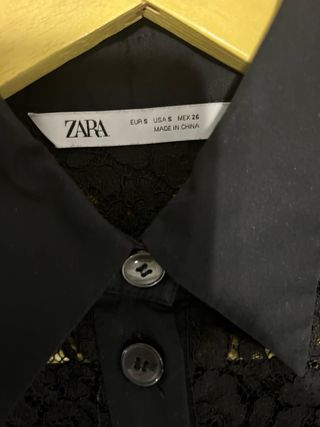 Camisa Zara encaje negra