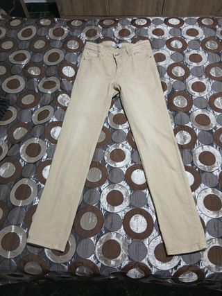 Pantalón tipo vaquero beis, de hombre