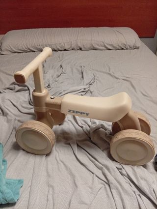 Triciclo infantil Zippy con música