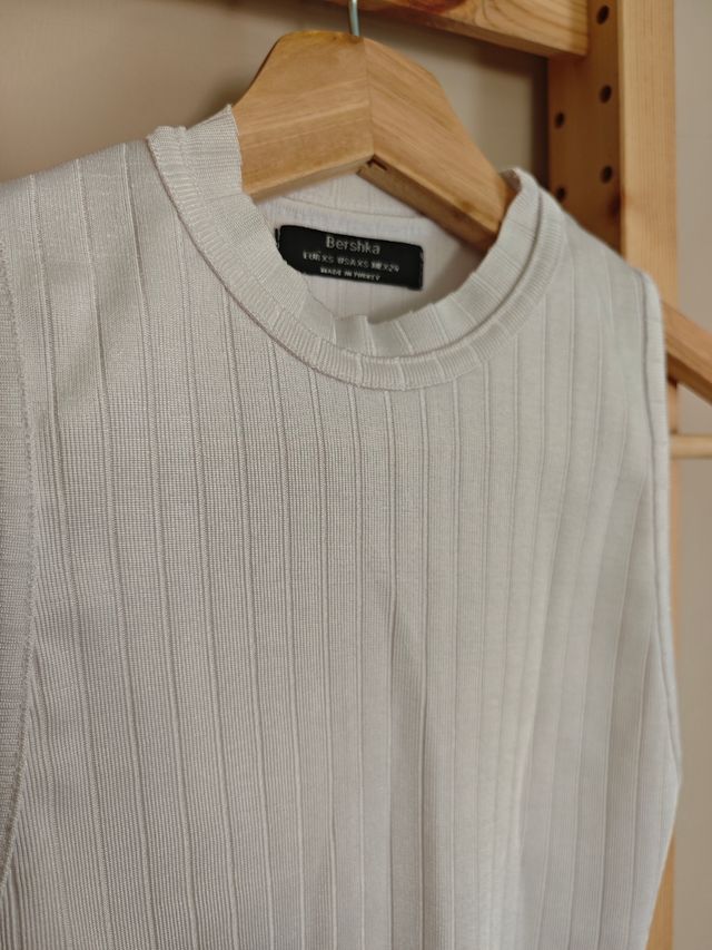 Top Bershka Blanco Brillo Talla XS