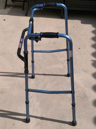 Andador para mayores poco uso