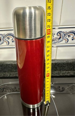 Termo rojo metálico