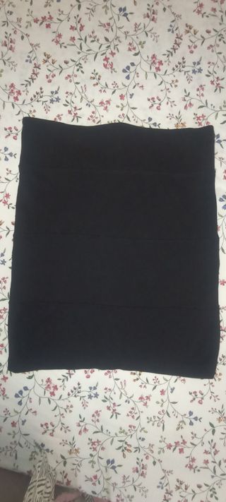 Mini falda juvenil negra
