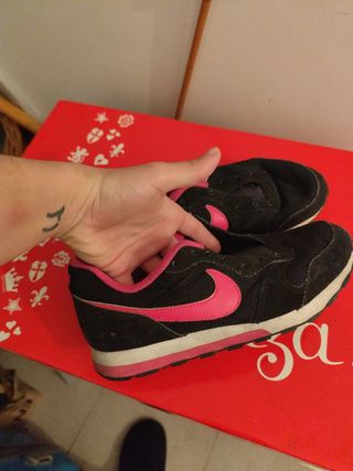 Zapatillas Nike Negras y Rosas