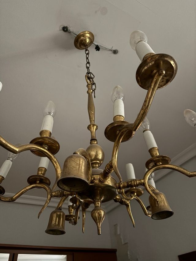 Lámpara de techo tipo araña de latón dorado