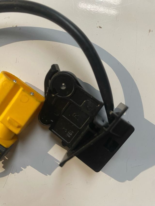 MICROINTERRUPTOR CERRADURA DCHA BMW E36