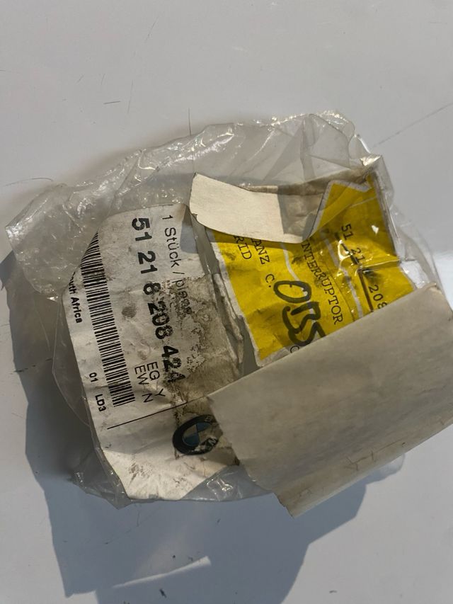 MICROINTERRUPTOR CERRADURA DCHA BMW E36