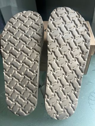 Sandalias Yokono Blancas y Plateadas