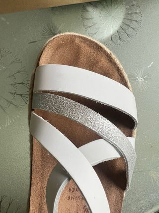 Sandalias Yokono Blancas y Plateadas