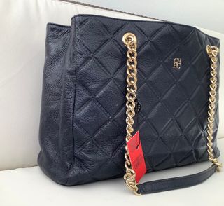 Bolso Carolina Herrera Azul Marino con Cadena Dora