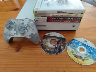 Xbox One S con mando y juegos