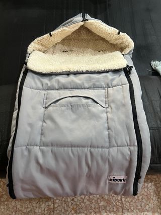 Saco de bebé KIDUKU gris con forrado de pelo