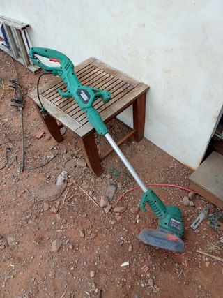 Desbrozadora Eléctrica Black+Decker