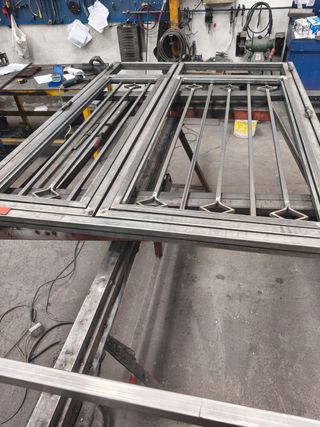 Puerta de portal de metal