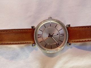 Reloj Fossil Correa Marrón y Bisel Plateado